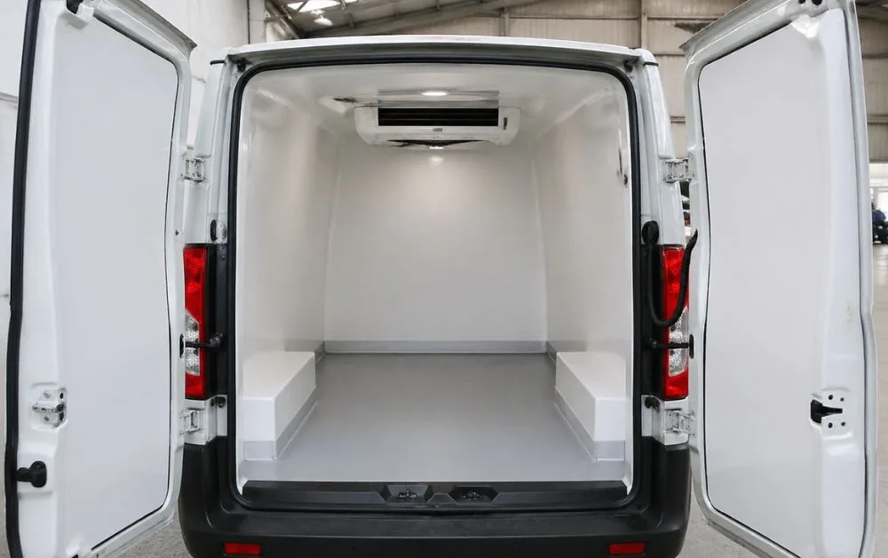 How to Choose the Right Van Insulation for UAE Climate  (Complete Buyer’s Guide)
